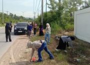 Wujudkan Lingkungan Bersih, Pegawai Sekretariat DPRD Kendari dan Mahasiswa Gelar Aksi Pungut Sampah di Jalan Madusila
