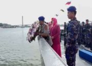 Peringati HUT ke-75, Ditpolairud Polda Sultra Gelar Upacara Tabur Bunga di Teluk Kendari