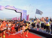 Wali Kota Kendari Lepas Ribuan Pelari UT Nambo Run, Meriahkan Puncak Festival Pantai Nambo 2025