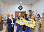 BPR Bahteramas Serahkan Dua Armada Angkut Sampah kepada Pemkot Kendari