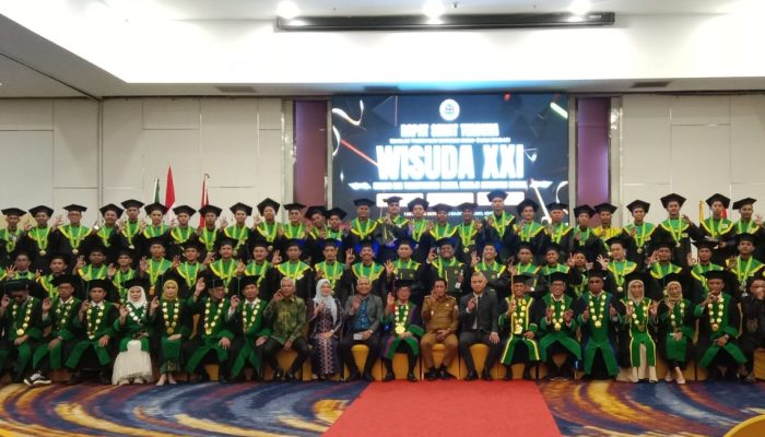 Kukuhkan 409 Wisudawan, STIE Enam Enam Kendari Tegaskan Komitmen Peningkatan Mutu Akademik