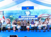 Polri Serahkan Bantuan Pendidikan bagi 10 Anak Korban KKB di Papua
