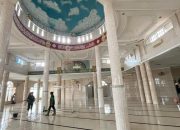 Usai Dibersihkan Personel Polri, Masjid Terdampak Bencana di Aceh Kini Bisa Dipakai Warga