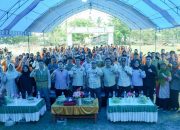 Bupati Konawe Utara Buka Bakti Sosial 170 Mahasiswa Farmasi UHO di Desa Ulu Sawa
