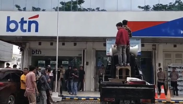 Rekening Yayasan Unsultra Diblokir, Mahasiswa Datangi Bank BTN Kendari