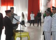 Bupati Koltim Lantik Kepala Desa Ambapa dan Kepala Desa PAW Amokuni
