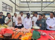 Pastikan Harga Stabil dan Stok Aman, Plt. Bupati Koltim Sidak Pasar Ladongi