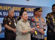 Hadiri Pelepasan 22 Kontainer Bantuan Kemanusiaan Korban Bencana Sumatra, Ketua Komisi IV DPR RI Apresiasi Polri