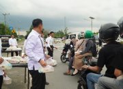Ditreskrimum Polda Sultra Bagikan Paket Takjil di Awal Ramadhan 1447 H
