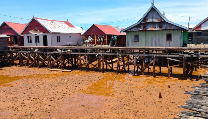 Ketika Tambang Nikel Merampas Ruang Aman Suku Bajo Baliara