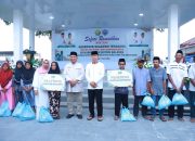 Gubernur Sultra Serahkan Bantuan kepada Masyarakat dalam Safari Ramadan di Buton Selatan 