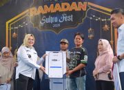 Wali Kota Kendari Serahkan Simbolis Atribut ANOALink kepada 10 Agen di Acara Sultra Ramadan Fest 2026