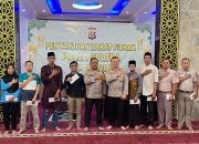 Kapolda Sultra Salurkan Zakat Fitrah kepada 159 Penerima, Termasuk Ponpes dan Penyandang Disabilitas