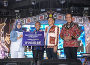 Wujud Kepedulian Pendidikan, Bank Sultra Serahkan CSR Rp250 Juta di Puncak HUT Konawe ke-66