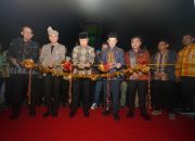 Gubernur Sultra Resmikan Stand UMKM pada HUT ke-62 Sultra