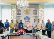 Wali Kota Kendari Serahkan Anak Asuh ke Keluarga Terpilih, Prosesi Penuh Makna dan Sesuai Aturan