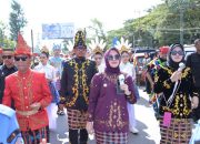 Wali Kota Kendari Pimpin Pawai Budaya HUT ke-62 Sultra, Tampilkan Keberagaman dan Identitas Daerah