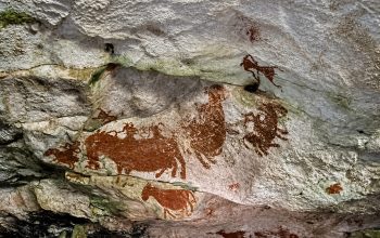 BI Sultra Dorong Pengembangan Wisata Gua Purba Liang Kabori hingga Tenun Masalili Muna