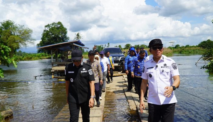 Perkuat Konektivitas Wilayah, Bupati Konawe dan Konawe Selatan Kompak Tinjau Lokasi Jembatan Penghubung