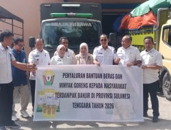 52 Ton Beras dan Ribuan Liter Minyak Goreng Tiba untuk Korban Banjir di Sultra