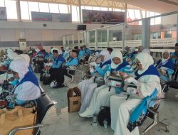 Pemkab Kolaka Berangkatkan Jemaah Calon Haji Kloter 35 dan 36 UPG ke Makassar