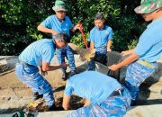 Prajurit Lanud Haluoleo Ikuti Wisata Pungut Sampah di Anjungan Teluk Kendari