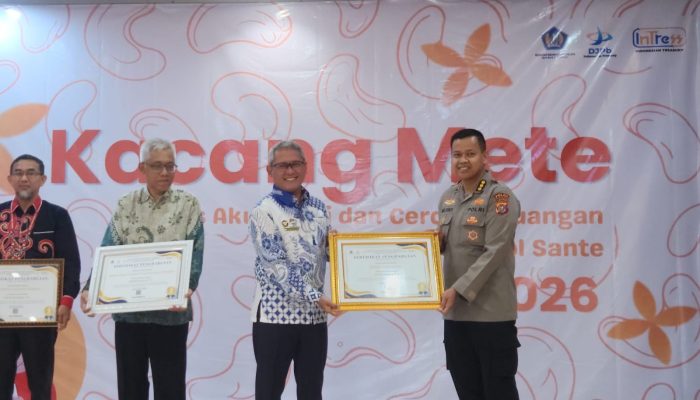 Bidkeu Polda Sultra Raih Penghargaan Laporan Keuangan Terbaik Tingkat Sultra