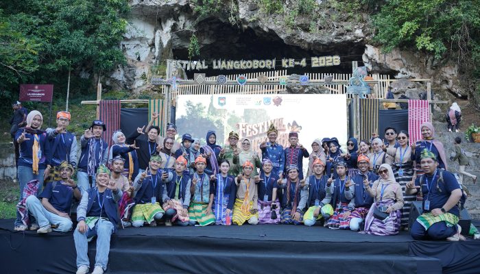 Dukung Wisata Gua Prasejarah Tertua di Dunia, BI Dorong Transaksi QRIS di Festival Liangkobori