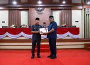Gubernur Sultra Serahkan Ranperda Pertanggungjawaban Pelaksanaan APBD 2025 kepada DPRD