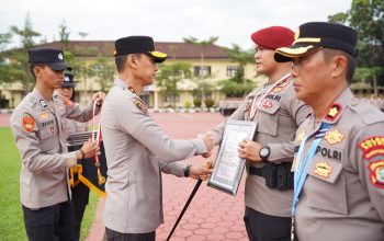 Apresiasi Personel Berprestasi, Kapolda Sultra: Tunjukkan Kompetensi Terbaik untuk Masyarakat