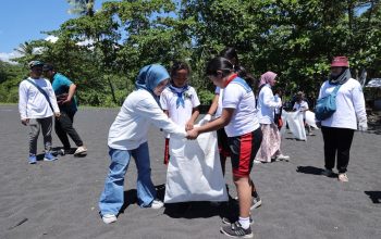 Lindungi Ekosistem Laut, Pertamina Trans Kontinental Gandeng Elemen Masyarakat Jaga Kebersihan Pantai di Bitung, Sulawesi