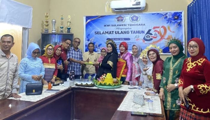 IKWI Sultra Masuk 10 Besar Lomba Busana Adat Nusantara, Gaungkan Pelestarian Budaya di HUT ke-65 IKWI