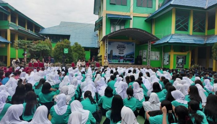 Diskominfo Kendari Gencarkan Literasi Digital di Sekolah, Sosialisasikan Pembatasan Media Sosial bagi Anak di Bawah 16 Tahun