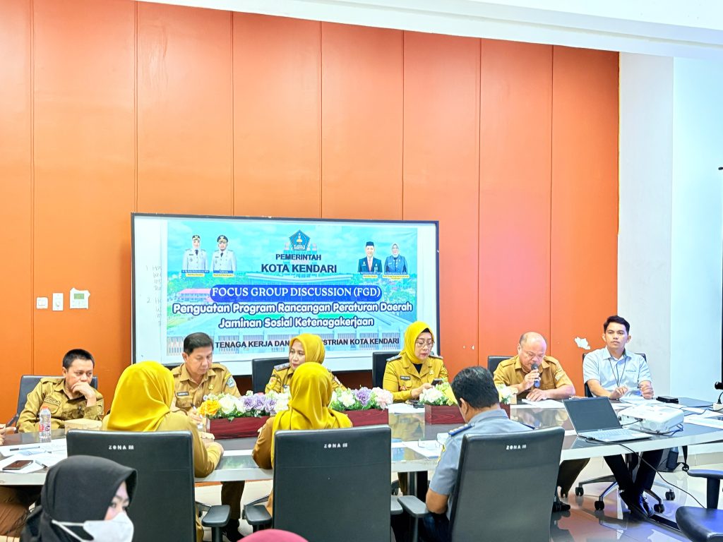 Diskusi terkait peraturan baru guna melindungi pekerja di Kota Kendari.