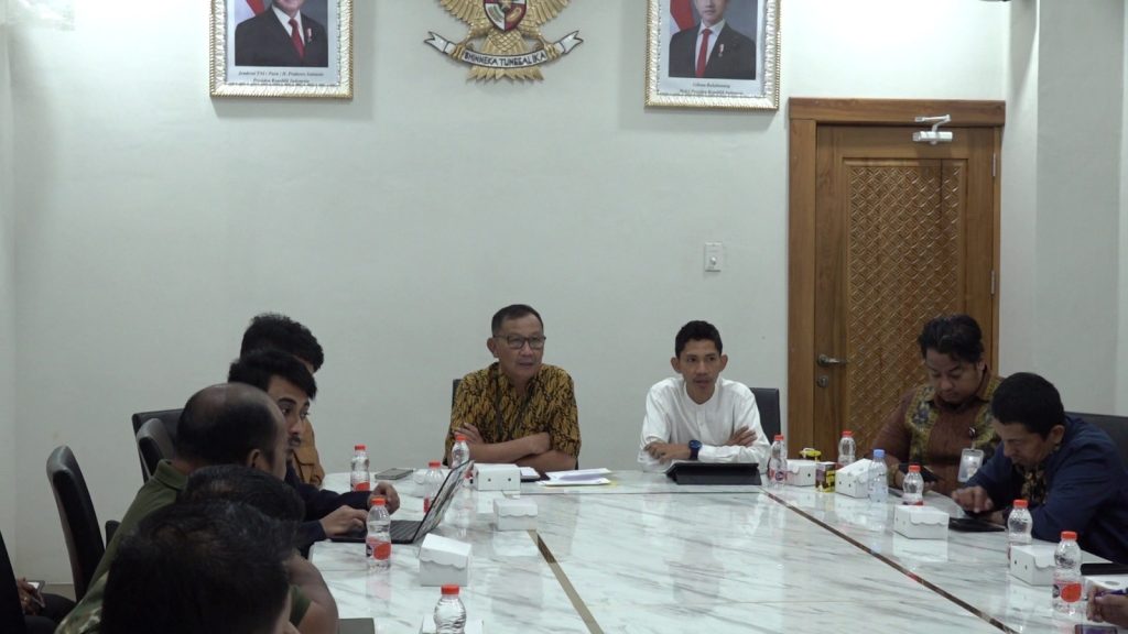PDAM Tirta Anoa Kendari berupaya meningkatkan layanan air bersih melalui perbaikan pipa transmisi.