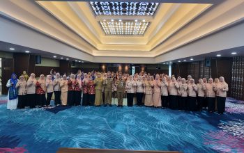 Sekda Kendari Resmi Buka Pelatihan Perempuan DWP dalam Literasi Digital Keluarga ASN