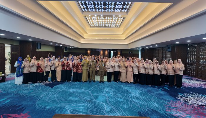 Sekda Kendari Resmi Buka Pelatihan Perempuan DWP dalam Literasi Digital Keluarga ASN