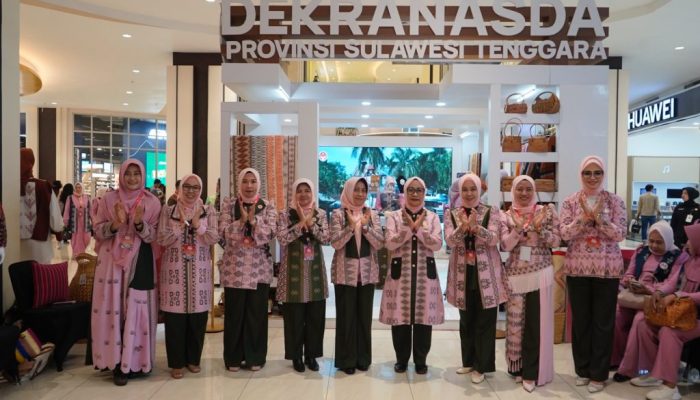 Shintya Putri Anawula Hadiri Pameran Kerajinan di Makassar