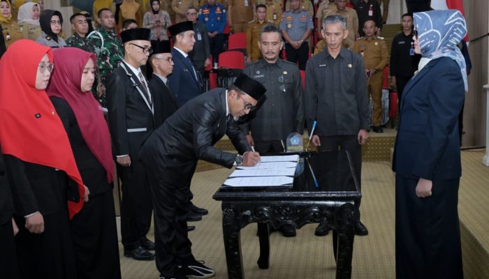 Wali Kota Kendari Ingatkan Pejabat Baru untuk Jaga Integritas dan Respons Cepat