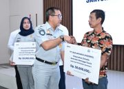 Jasa Raharja Serahkan Santunan kepada Ahli Waris Korban Kebakaran KM Mutiara Sentosa II