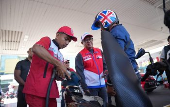 Pertamina Patra Niaga Regional Sulawesi Semarakkan HUT ke-81 RI melalui Fun Riding dan Bakti Sosial