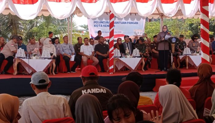 Wali Kota Kendari Perkuat Dialog dengan Warga, Perkenalkan Program LPS dan Salurkan Bantuan Pangan di Dua Kecamatan