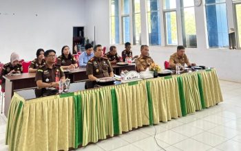 Kejari Kendari Perkuat Penerapan Hukum Adat, Gandeng Lembaga Adat Tolaki Bahas Mekanisme Penanganan Perkara
