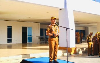 Sekda Kendari Soroti Disiplin ASN hingga Kebersihan Kantor Saat Apel Gabungan
