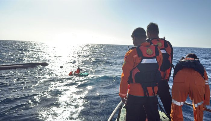 Kapal Tenggelam di Perairan Bombana, Tiga ABK Ditemukan Selamat