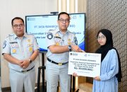 Jasa Raharja Serahkan Santunan kepada Dua Ahli Waris Korban KM Virgo Transport 8 di Jawa Barat