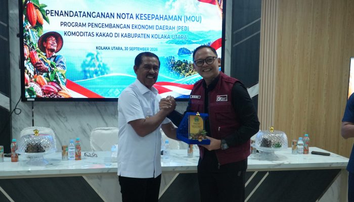 OJK dan IJK Salurkan Pembiayaan Rp1,4 Miliar untuk Petani Kakao Kolaka Utara