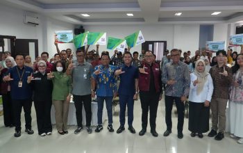 OJK Sultra dan IJK Beri Perlindungan Asuransi Jiwa untuk Petani Kakao Kolut